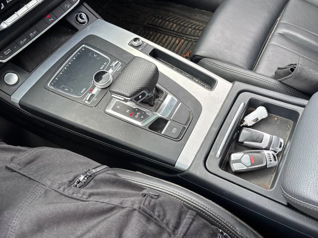 Audi Q5 2.0 TFSI Progressiv  * CARFAX* ОПЦИЯ ЗА ФИНАНСИРАН, снимка 9 - Автомобили и джипове - 55641699