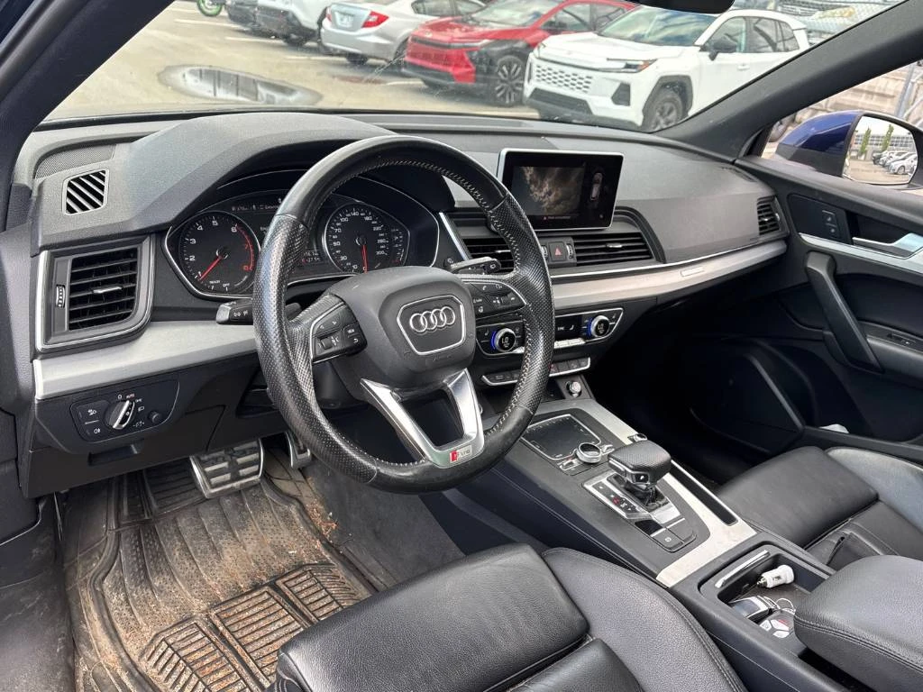Audi Q5 2.0 TFSI Progressiv  * CARFAX* ОПЦИЯ ЗА ФИНАНСИРАН, снимка 10 - Автомобили и джипове - 55641699