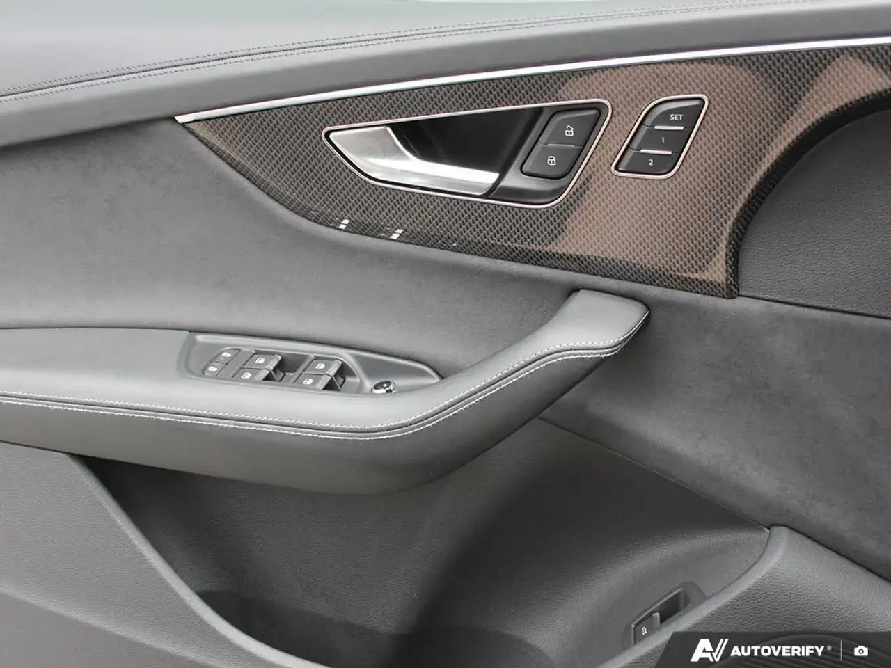 Audi SQ7, снимка 8 - Автомобили и джипове - 56227130