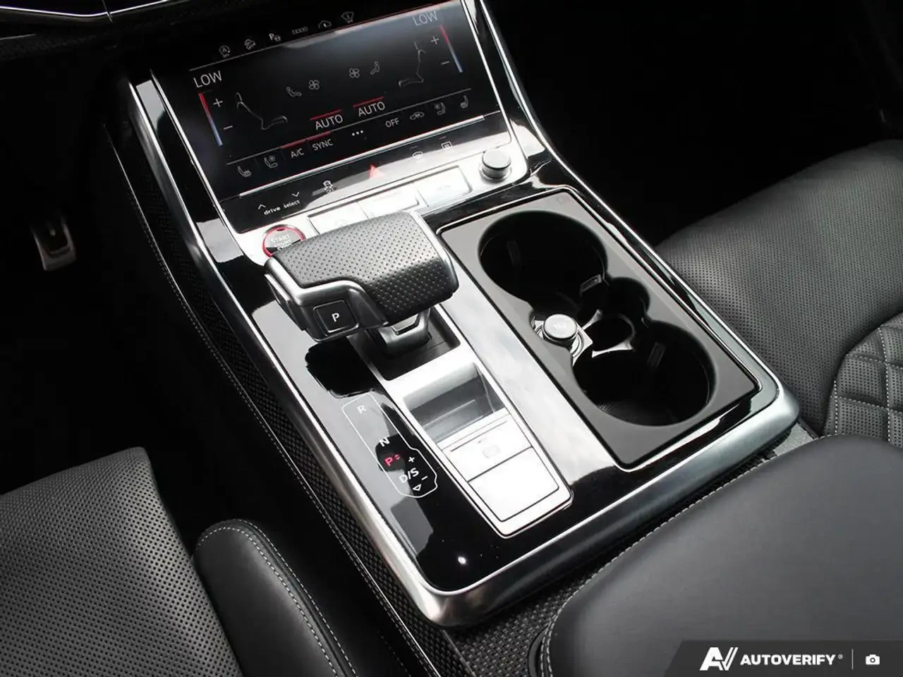Audi SQ7, снимка 6 - Автомобили и джипове - 56227130