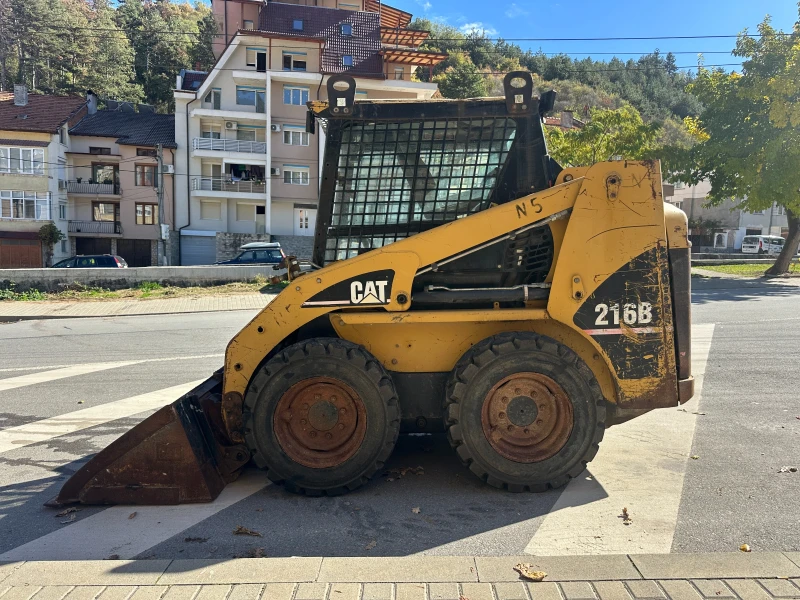 Мини челни товарачи Cat 216B, снимка 2 - Индустриална техника - 52260134
