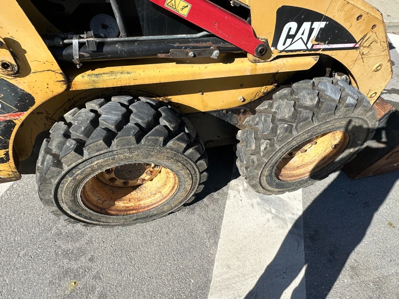 Мини челни товарачи Cat 216B, снимка 7 - Индустриална техника - 52260134