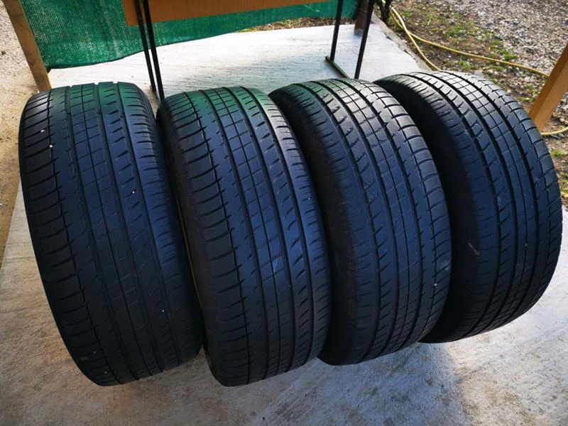 Гуми Летни 275/45R21, снимка 1 - Гуми и джанти - 32019384