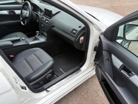 Mercedes-Benz C 320 AMG, снимка 16