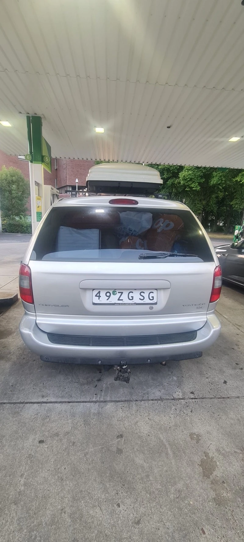 Chrysler Voyager 2.4 i, снимка 4 - Автомобили и джипове - 44430255