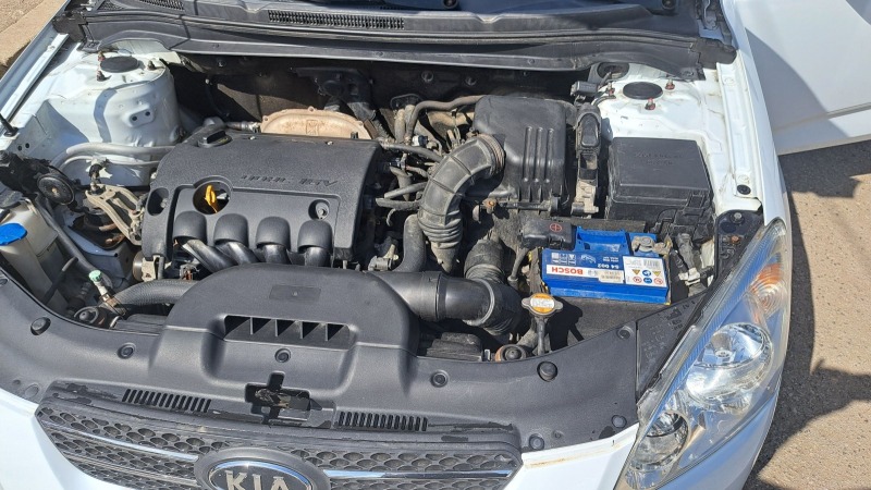 Kia Ceed 1.4 бензин , снимка 3 - Автомобили и джипове - 45715016
