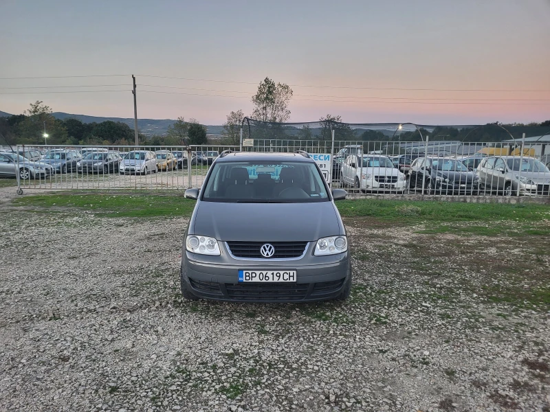 VW Touran 2.0TDi, снимка 8 - Автомобили и джипове - 47595715