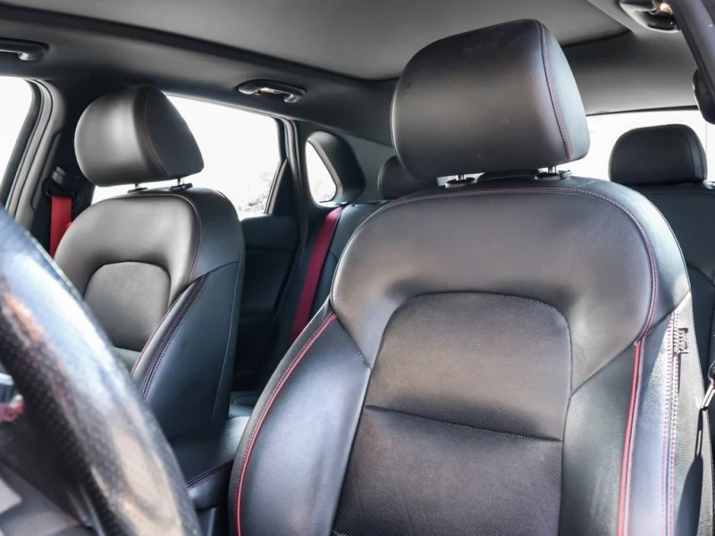 Hyundai Elantra GT SR TURBO * * CARFAX * * АВТО КРЕДИТ * * , снимка 16 - Автомобили и джипове - 52869324