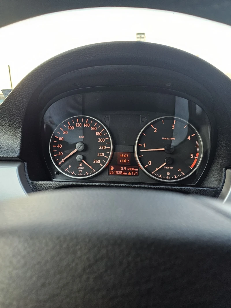 BMW 320, снимка 15 - Автомобили и джипове - 52938274