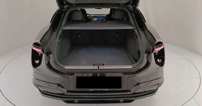 Lotus Eletre S, снимка 11 - Автомобили и джипове - 53019393