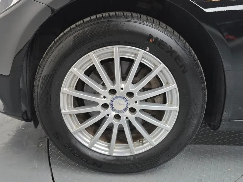 Mercedes-Benz C 200, снимка 5 - Автомобили и джипове - 55015325