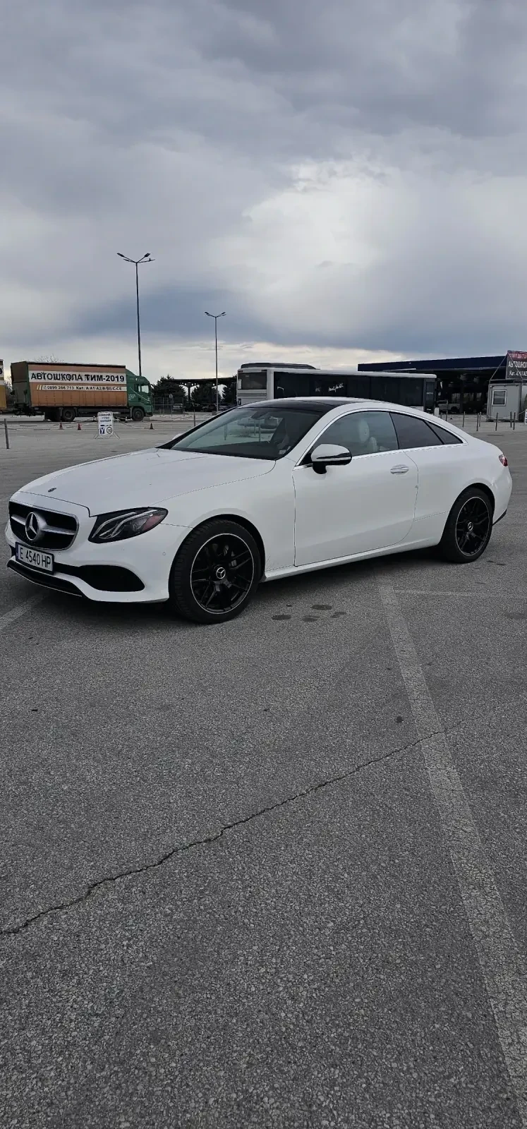 Mercedes-Benz E 400 4MATIC Coupe Burmester Панорама, снимка 2 - Автомобили и джипове - 55811898