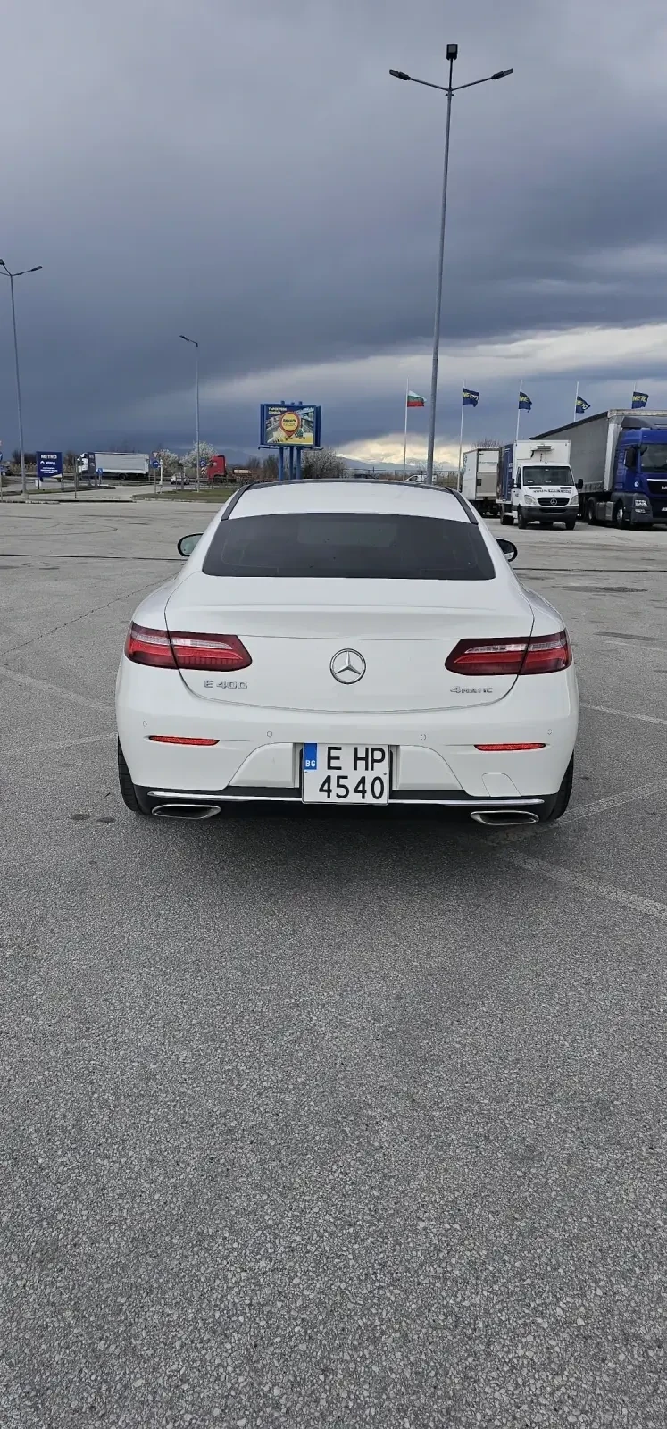 Mercedes-Benz E 400 4MATIC Coupe Burmester Панорама, снимка 6 - Автомобили и джипове - 55811898