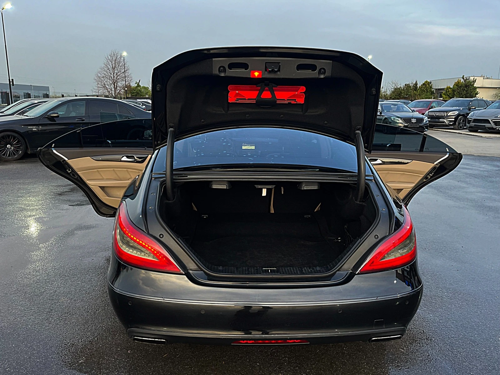 Mercedes-Benz CLS 350 AMG OPTIK-DISTRONIK-BIXENON-LED-NAVI-SPORT-GERMANI | Mobile.bg — изображение 15