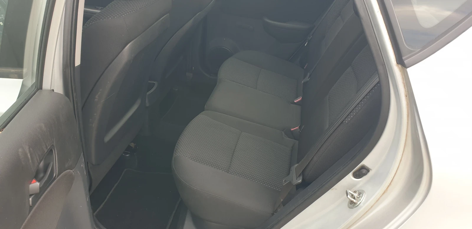 Hyundai I30 1.4i benzin - изображение 10