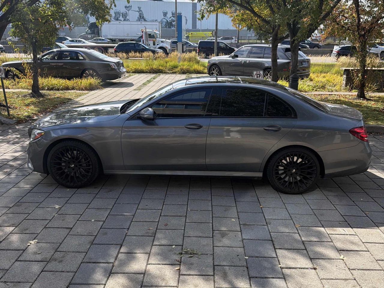 Mercedes-Benz E 400 * АВТО КРЕДИТ* ЦЕНА ДО БГ * CARFAX *  - изображение 4