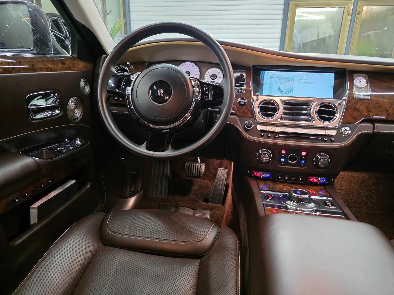 Rolls-Royce Ghost Ghost W12 Limited, снимка 10 - Автомобили и джипове - 53865483