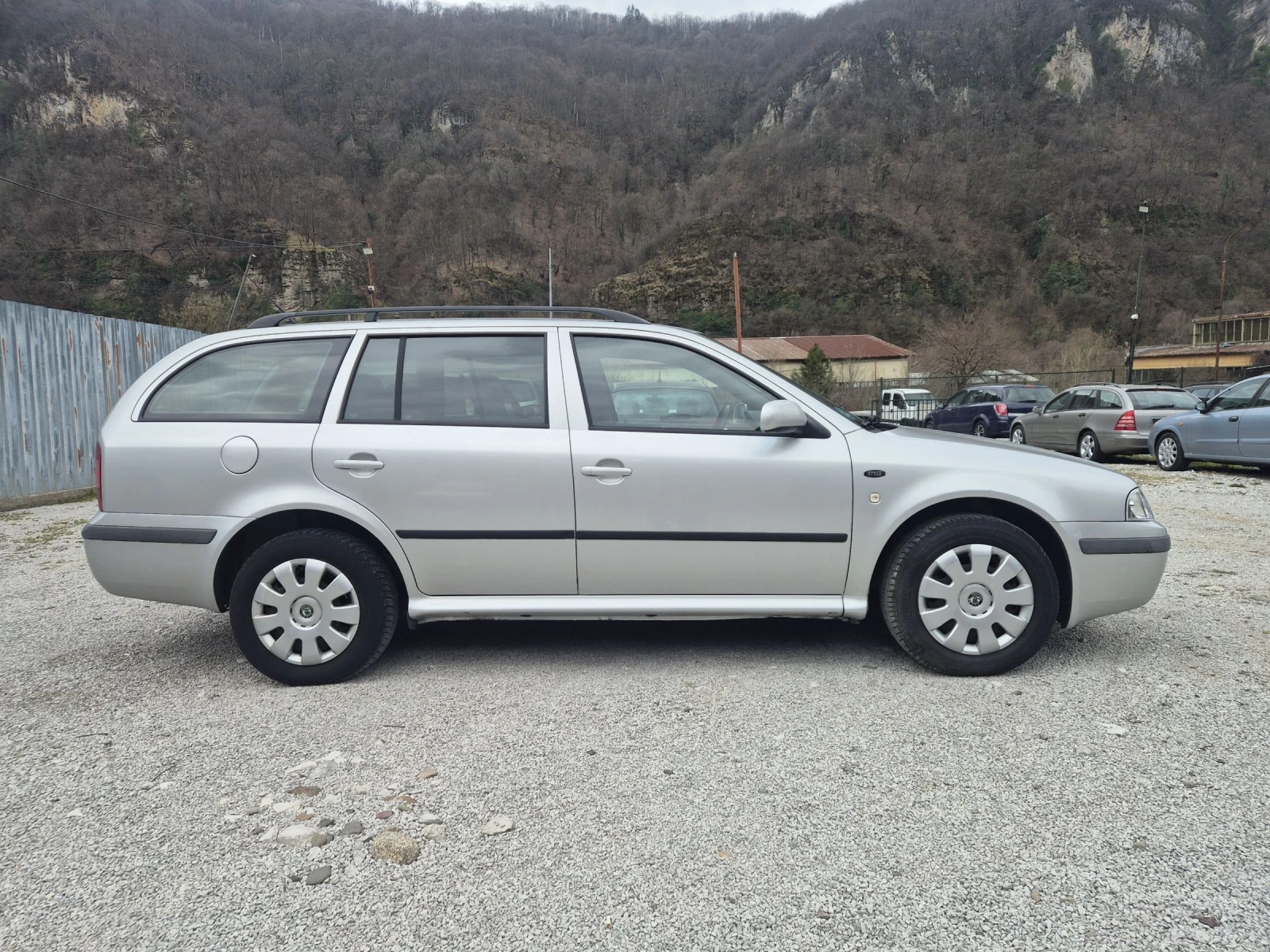 Skoda Octavia 2.0 Бензин RS, снимка 3 - Автомобили и джипове - 53907681