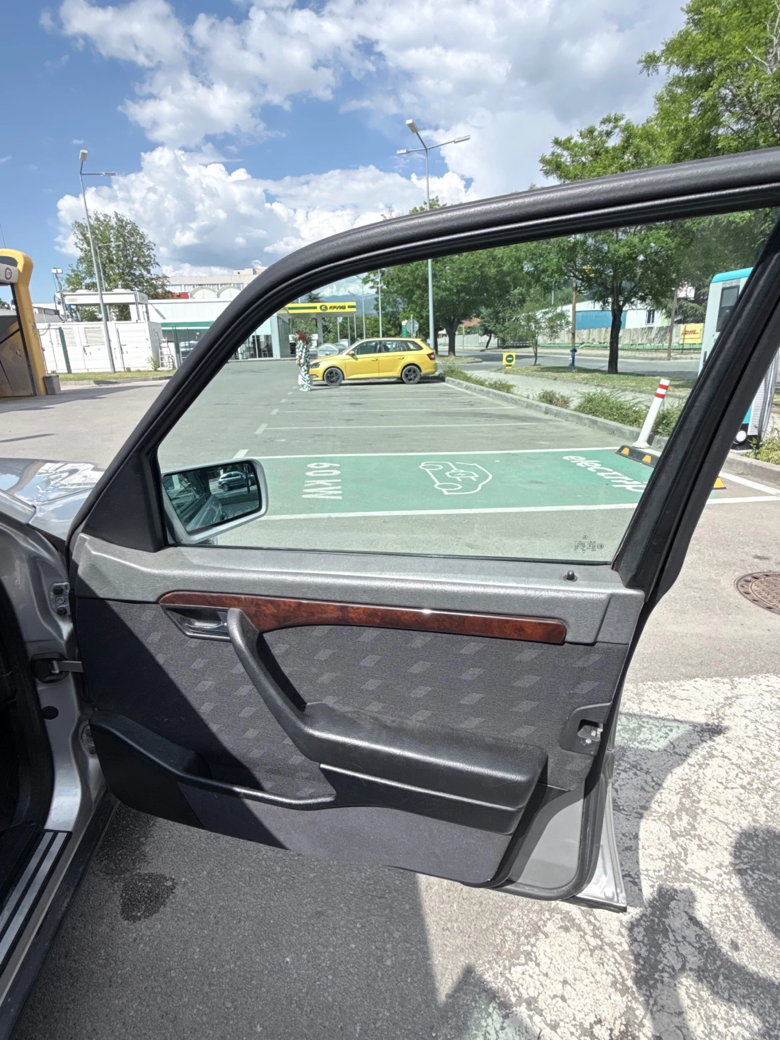 Mercedes-Benz 220, снимка 7 - Автомобили и джипове - 54691723