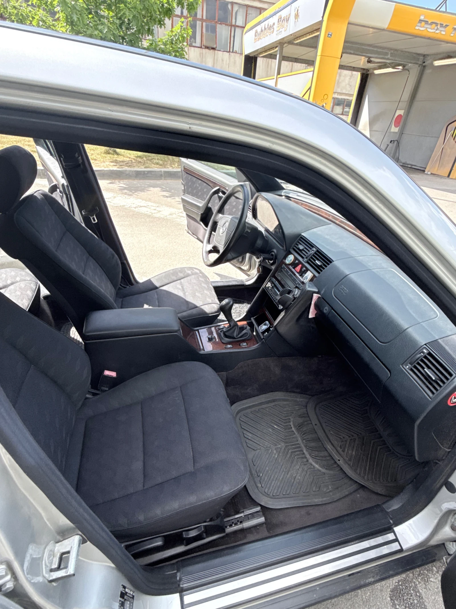 Mercedes-Benz 220, снимка 6 - Автомобили и джипове - 54691723