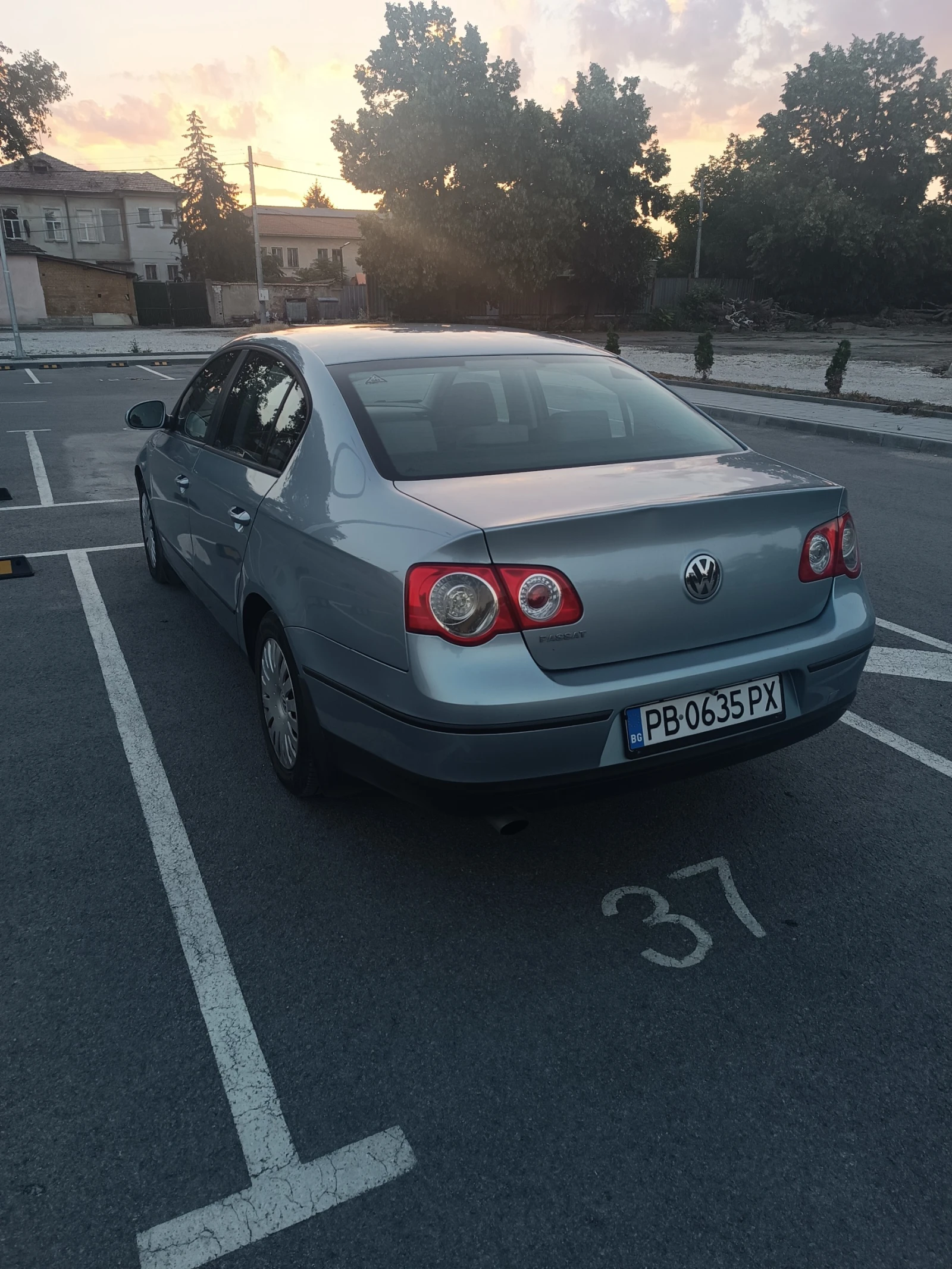 VW Passat, снимка 3 - Автомобили и джипове - 55111959
