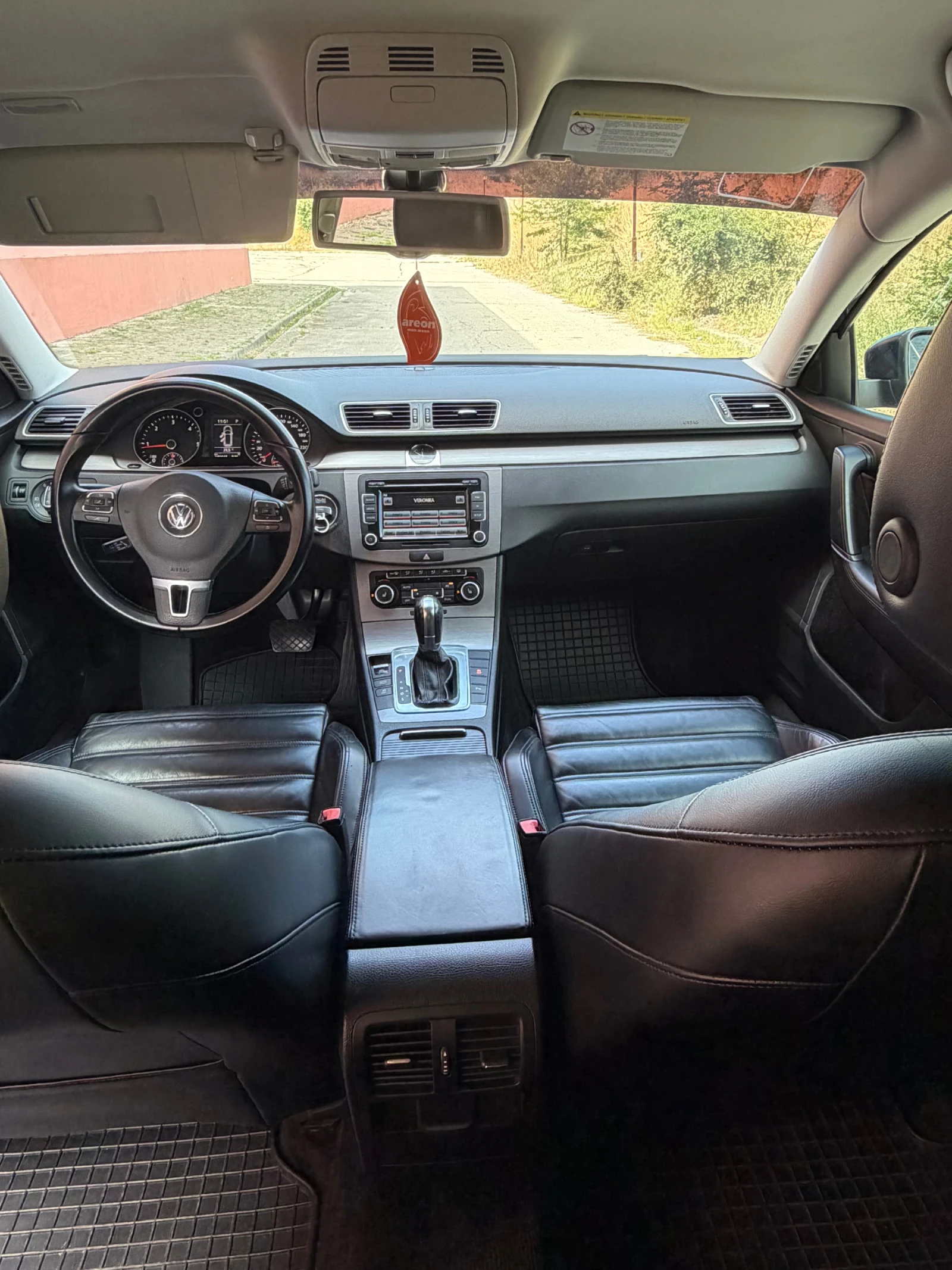 VW Passat 2.0TDI LED, снимка 8 - Автомобили и джипове - 55726822