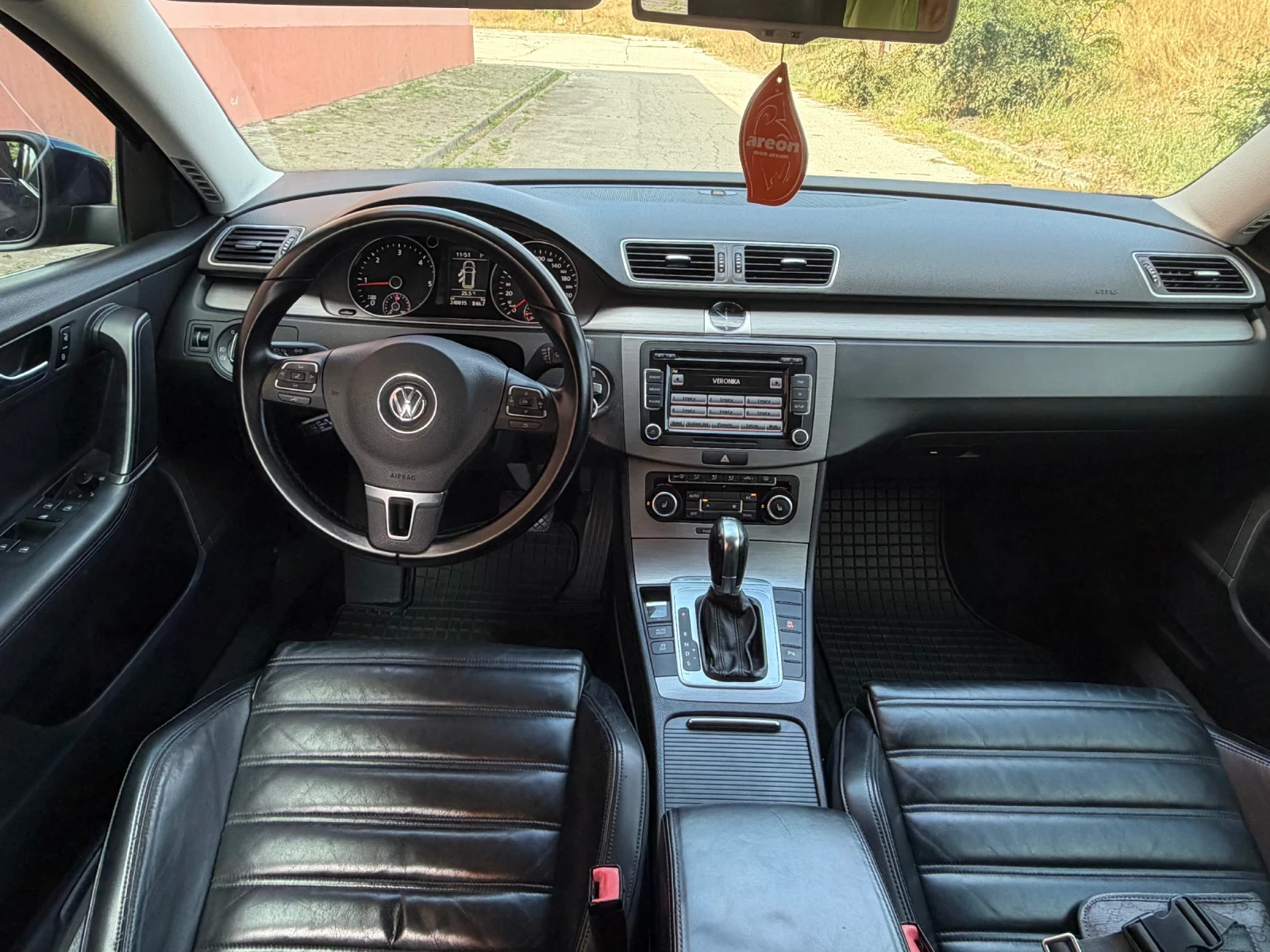 VW Passat 2.0TDI LED, снимка 9 - Автомобили и джипове - 55726822