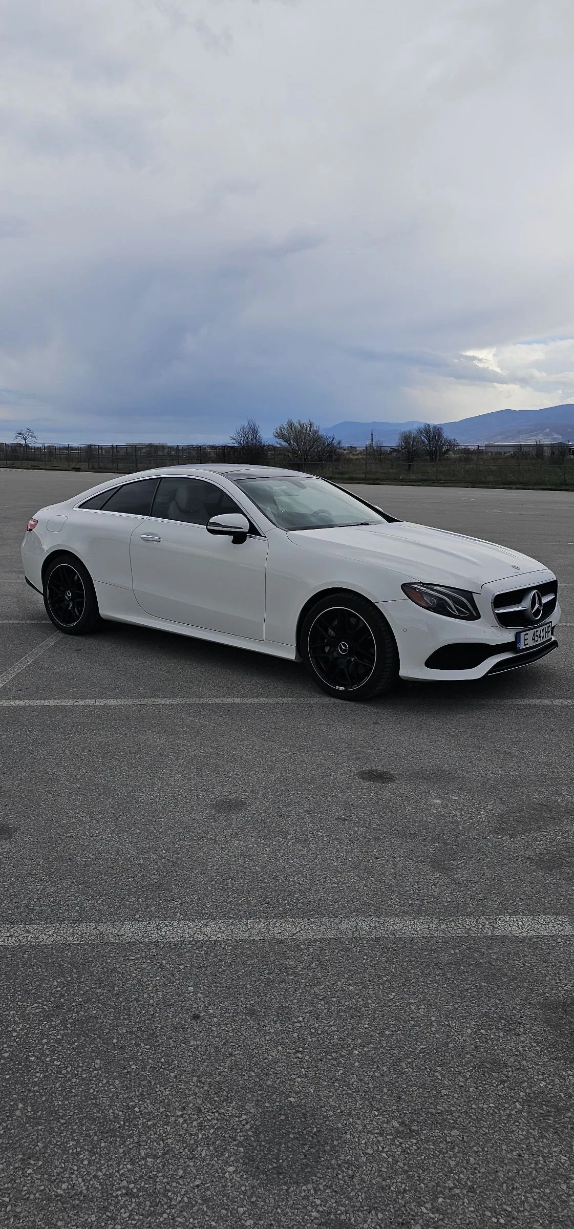 Mercedes-Benz E 400 4MATIC Coupe Burmester Панорама, снимка 4 - Автомобили и джипове - 55811898