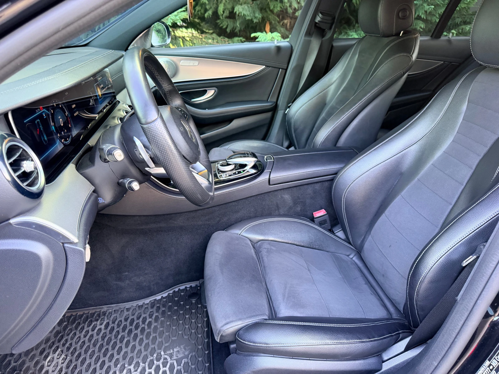 Mercedes-Benz E 220 AMG LINE PODGREV 360VIEW, снимка 10 - Автомобили и джипове - 55886667
