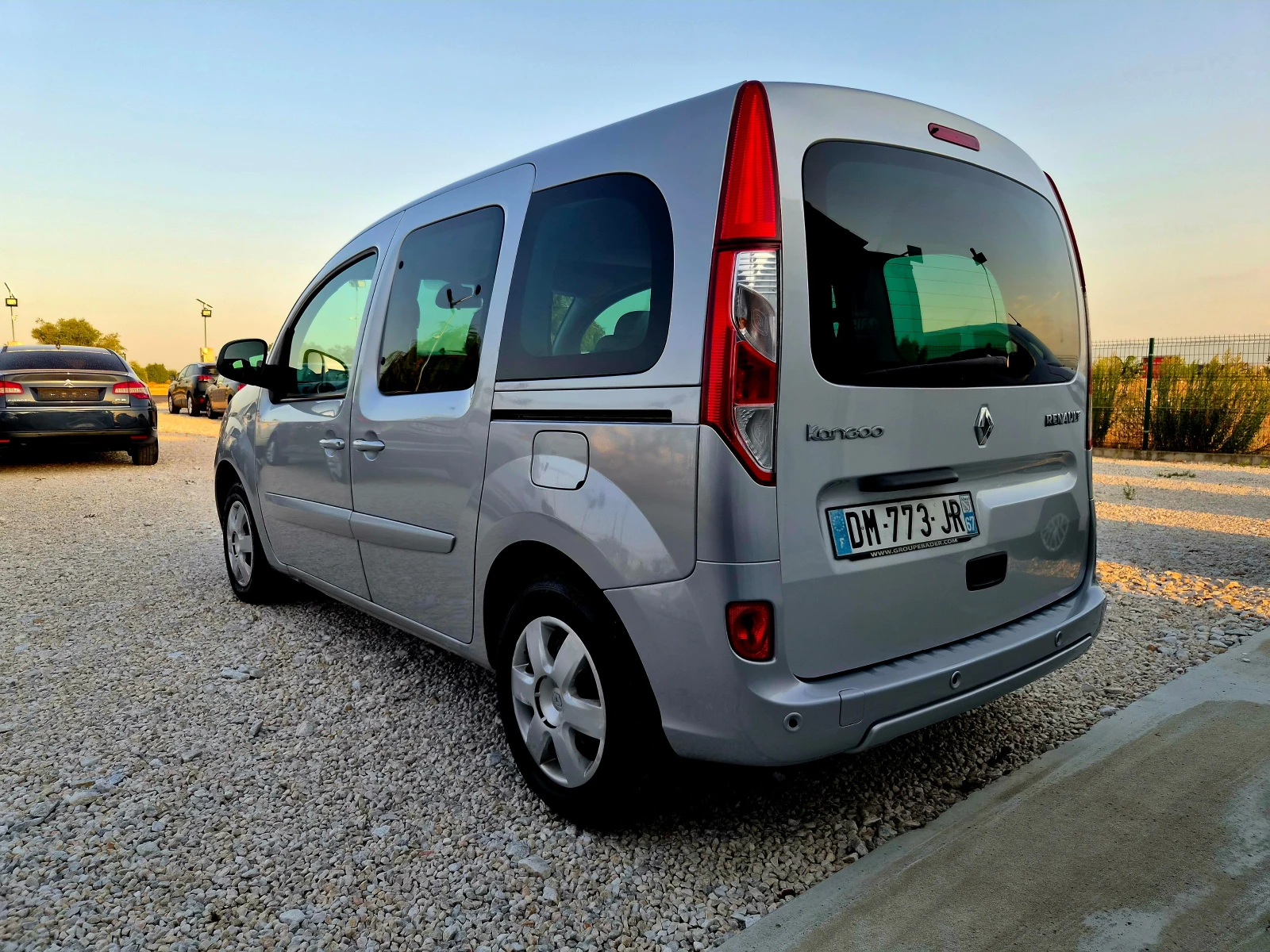 Renault Kangoo 1.5 DCI 110ks.EVRO 5 Navi , снимка 8 - Автомобили и джипове - 55940870