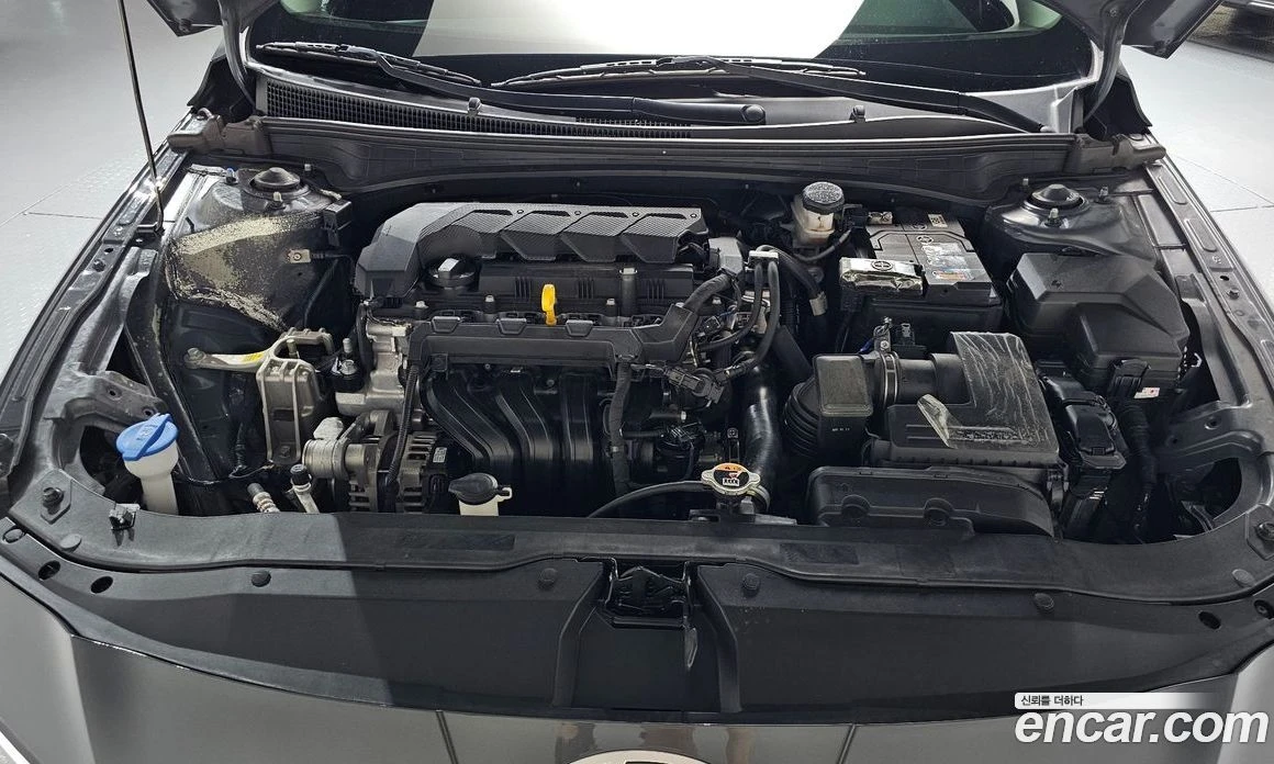 Hyundai Elantra 1.6 Modern, снимка 6 - Автомобили и джипове - 55972748