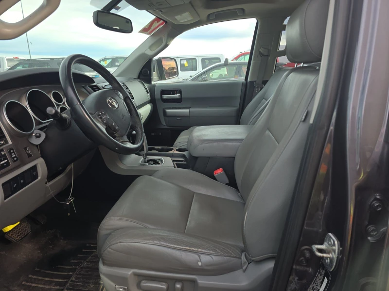 Toyota Sequoia LIMITED* 5.7* V8* ПОДГРЕВ* КАМЕРА* КЕЙЛЕС, снимка 11 - Автомобили и джипове - 52936261