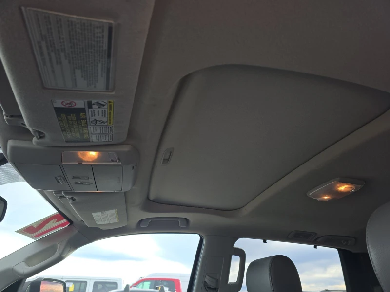 Toyota Sequoia LIMITED* 5.7* V8* ПОДГРЕВ* КАМЕРА* КЕЙЛЕС, снимка 14 - Автомобили и джипове - 52936261