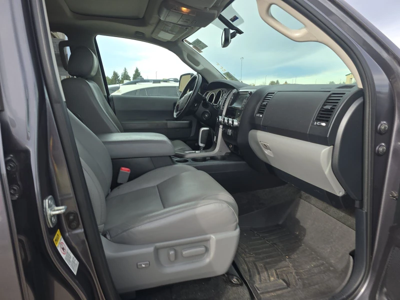 Toyota Sequoia LIMITED* 5.7* V8* ПОДГРЕВ* КАМЕРА* КЕЙЛЕС, снимка 12 - Автомобили и джипове - 52936261