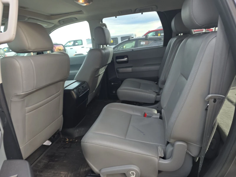 Toyota Sequoia LIMITED* 5.7* V8* ПОДГРЕВ* КАМЕРА* КЕЙЛЕС, снимка 13 - Автомобили и джипове - 52936261