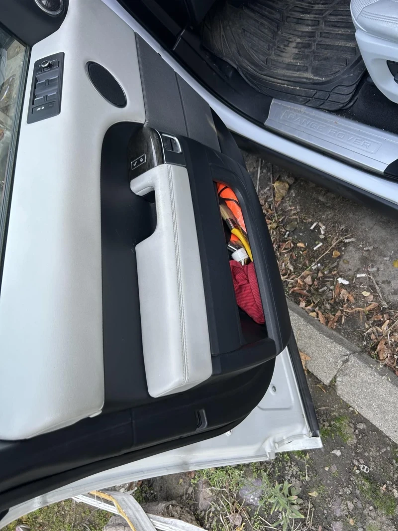 Land Rover Range Rover Sport 3.0 SDV6 , снимка 7 - Автомобили и джипове - 53101609