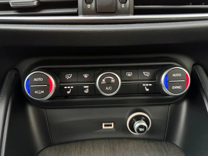 Alfa Romeo Stelvio 2.2 JTDM Super Q4 Внос Швейцария, снимка 5 - Автомобили и джипове - 53209585