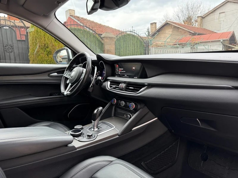 Alfa Romeo Stelvio 2.2 JTDM Super Q4 Внос Швейцария, снимка 10 - Автомобили и джипове - 53209585