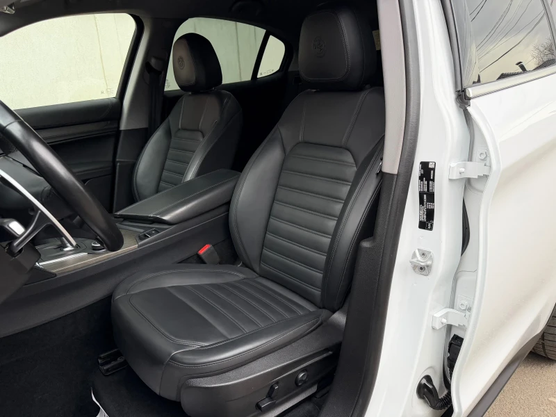 Alfa Romeo Stelvio 2.2 JTDM Super Q4 Внос Швейцария, снимка 13 - Автомобили и джипове - 53209585