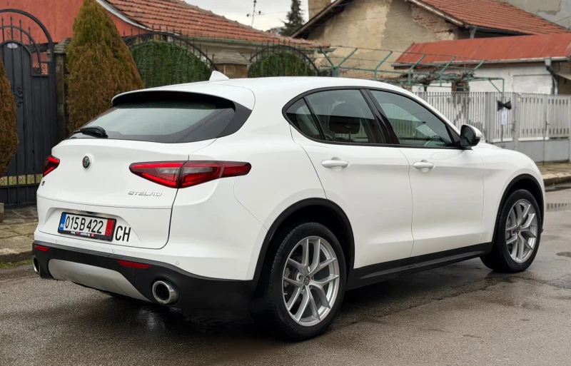 Alfa Romeo Stelvio 2.2 JTDM Super Q4 Внос Швейцария, снимка 7 - Автомобили и джипове - 53209585