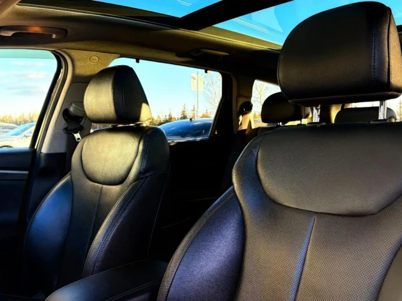 Hyundai Santa fe * LUXURY* BLIND SPOTS* LANE ASSIST* PANO* ОБДУХ* , снимка 8 - Автомобили и джипове - 53538914