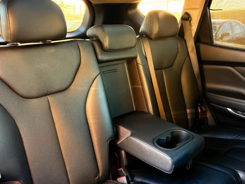 Hyundai Santa fe * LUXURY* BLIND SPOTS* LANE ASSIST* PANO* ОБДУХ* , снимка 15 - Автомобили и джипове - 53538914