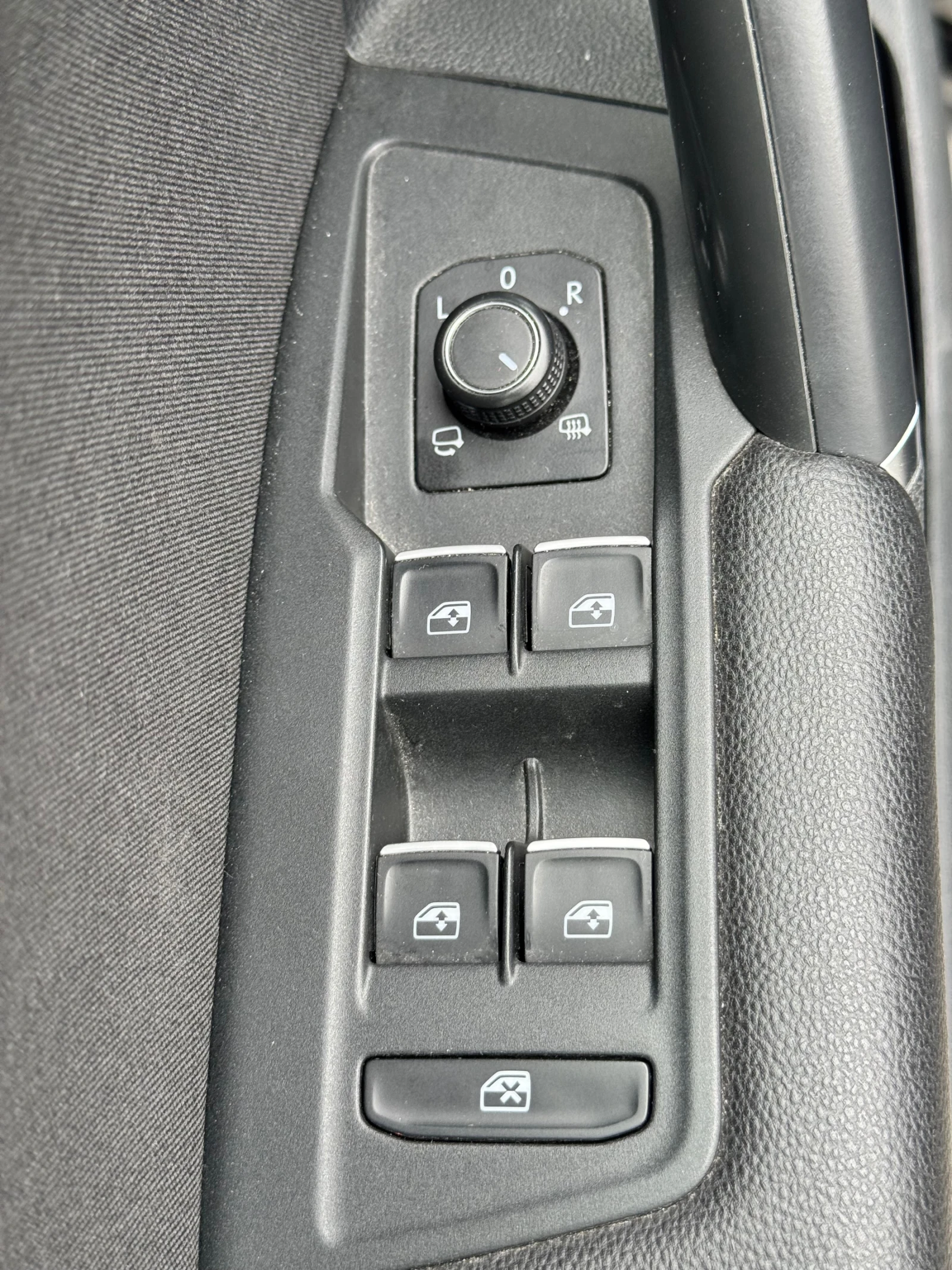 VW Tiguan HIGHLINE 2.0 DIESEL 4 MOTION - изображение 10
