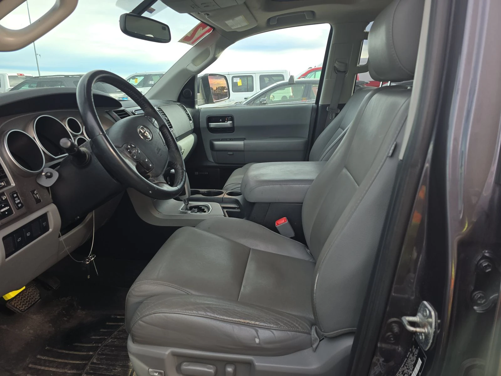 Toyota Sequoia LIMITED* 5.7* V8* * *  | Mobile.bg   11