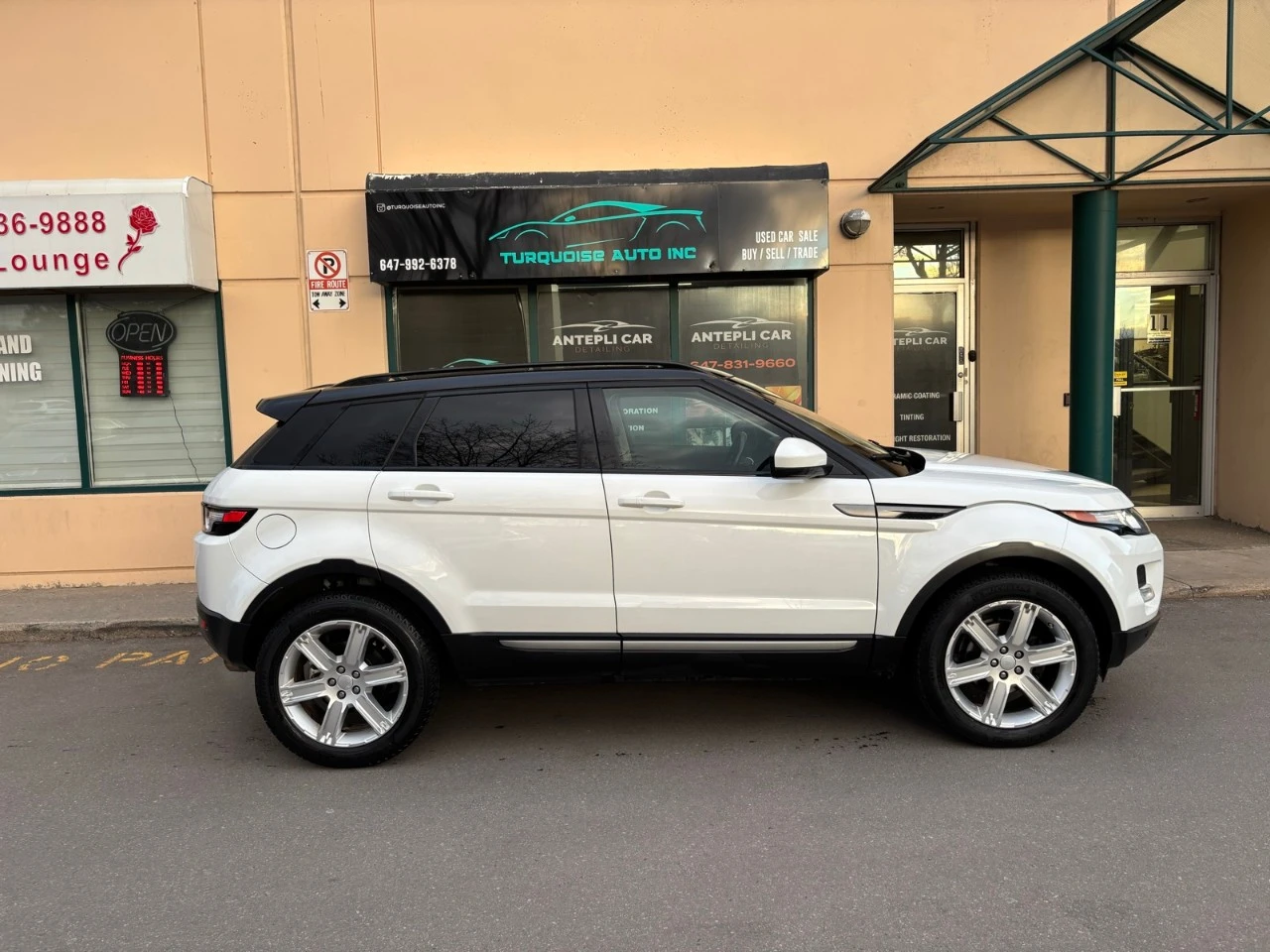 Land Rover Range Rover Evoque Pure Plus * CARFAX* * АвтоКредит* (ЦЕНА ДО БГ) - изображение 4