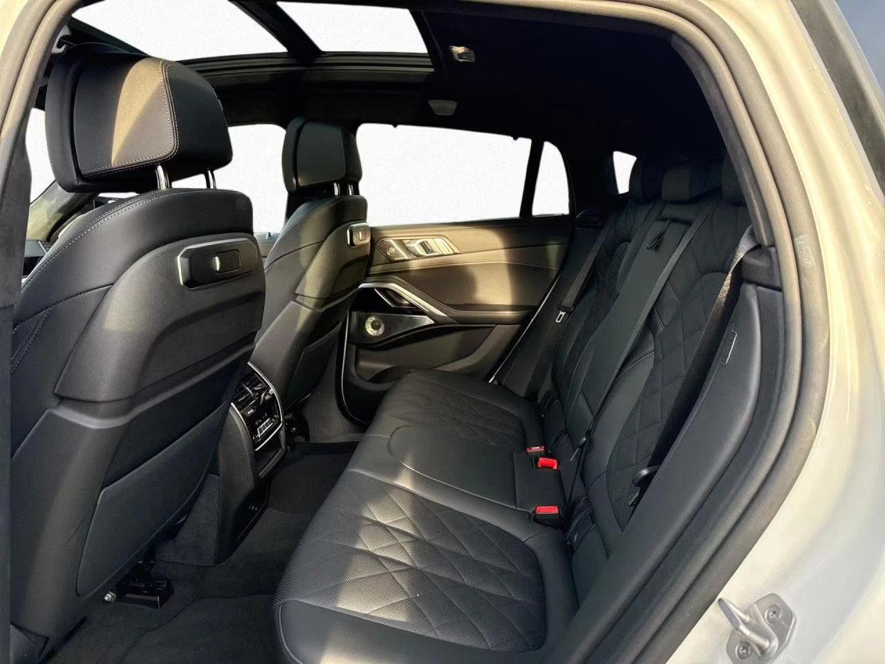 BMW X6 M60/530HP/xDRIVE/PRO/360/H&K/HUD/911v | Mobile.bg � ����������� 12