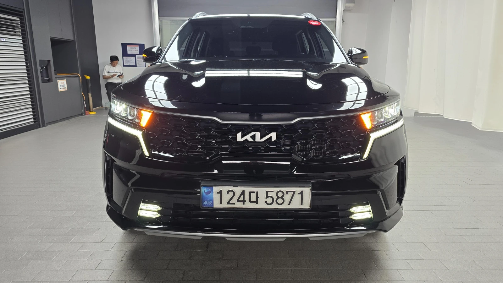 Kia Sorento 2.5T* PRESTIGE* ПОДГРЕВ* ОБДУХВАНЕ* LANE* ASSIST* , снимка 5 - Автомобили и джипове - 54576647