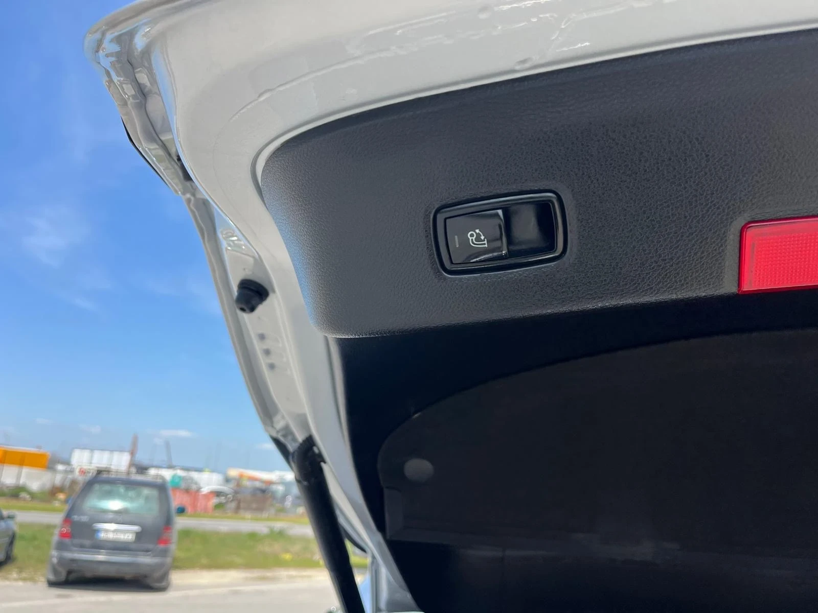 Mercedes-Benz GLE 350 AMG, снимка 16 - Автомобили и джипове - 54598626