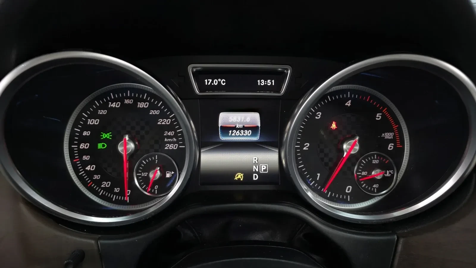 Mercedes-Benz GLE 350 АМГ ПАКЕТ/ПАНО/ПОДГРЕВ/МОНИТОРИ/ДИЗЕЛ, снимка 17 - Автомобили и джипове - 54765974