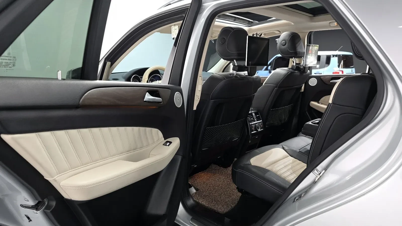 Mercedes-Benz GLE 350 АМГ ПАКЕТ/ПАНО/ПОДГРЕВ/МОНИТОРИ/ДИЗЕЛ, снимка 14 - Автомобили и джипове - 54765974